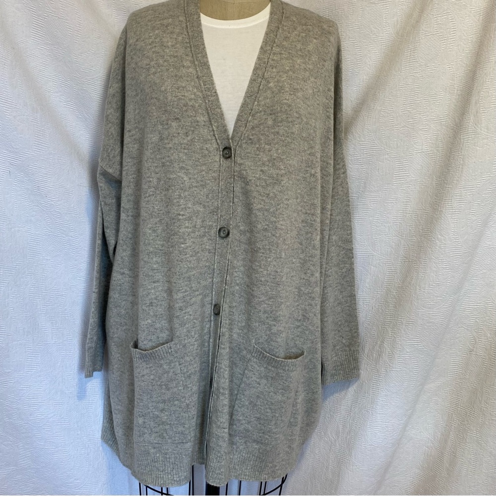 Kit&Ace M/L pure cashmere heather grey cardigan.